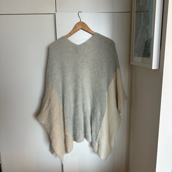 Anthropologie Saturday Sunday Poncho - Picture 2 of 3